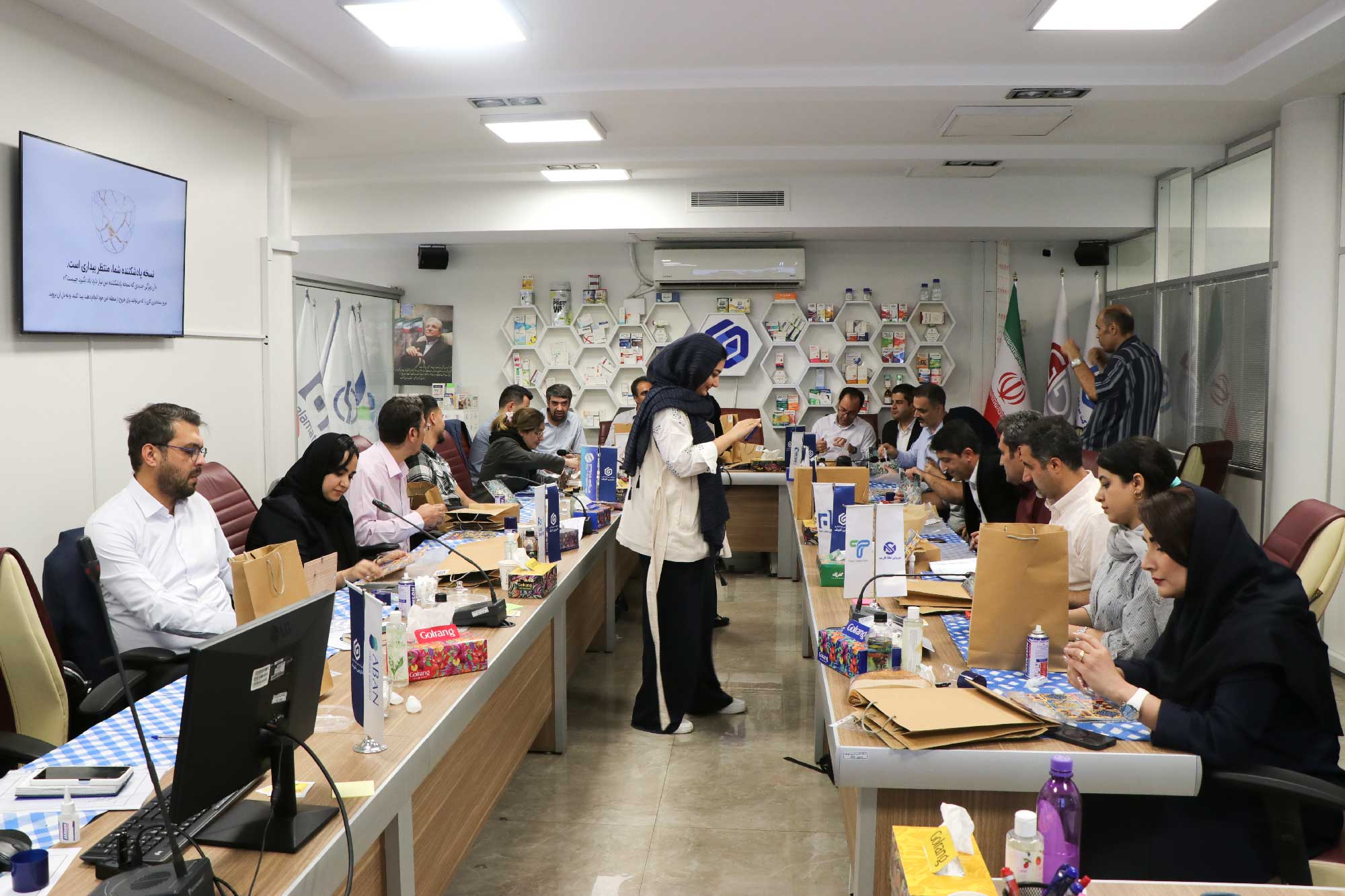 دومین نشست تخصصی تجربه زیسته HSE در گروه دارویی گلرنگ برگزار شد